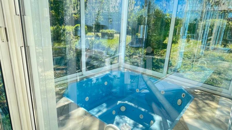 Maison de maîtres - 230 m² - 9 pièces