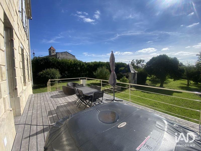 Maison - 300 m² - 6 pièces