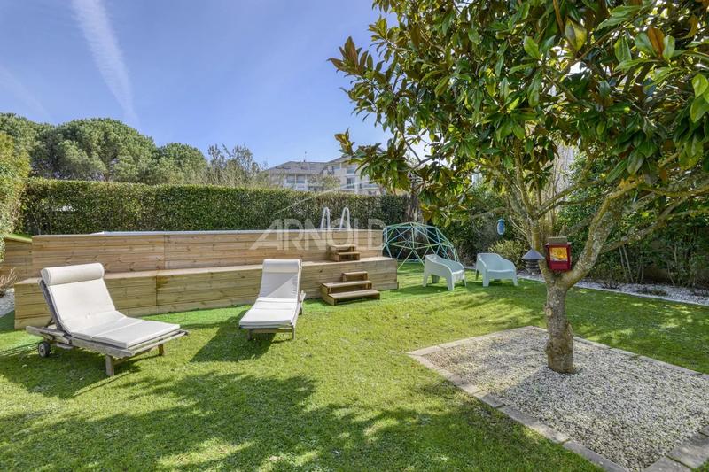 Maison - 220 m² - 7 pièces