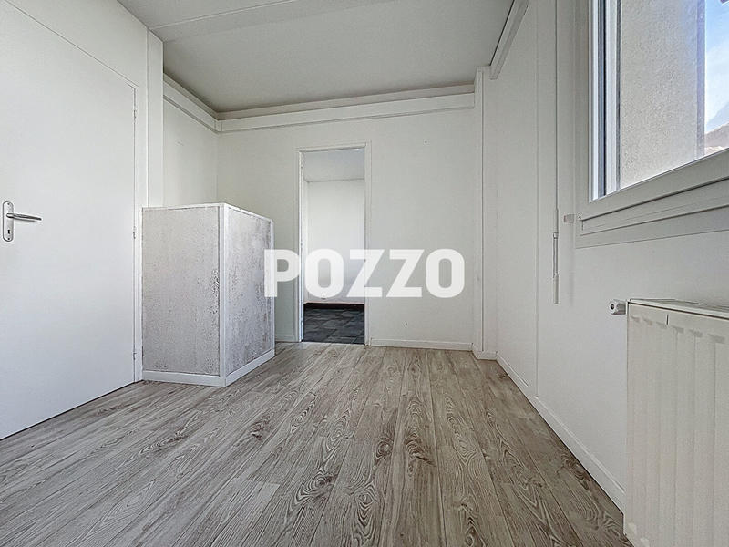 Maison - 198 m² - 9 pièces