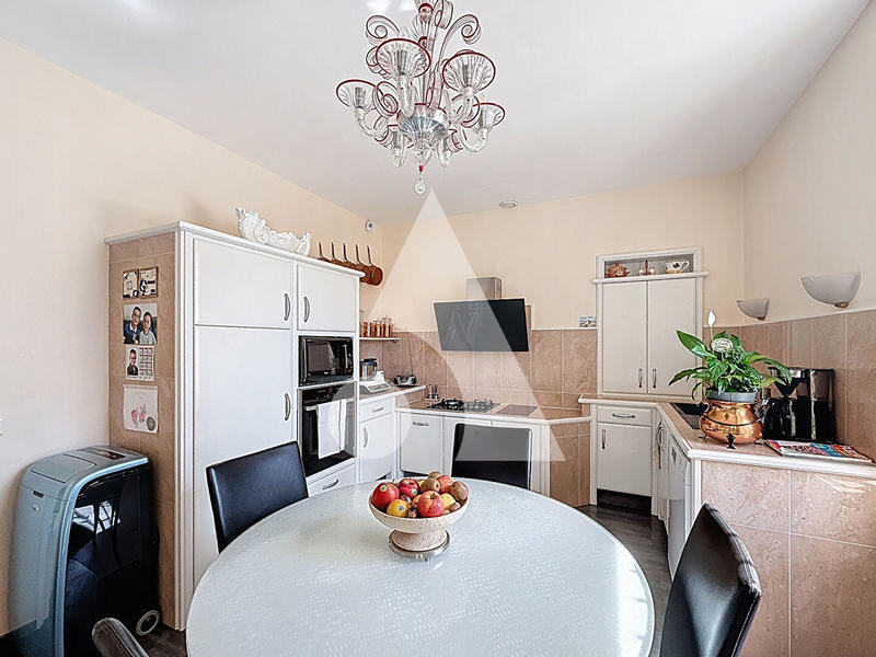 Maison - 197 m² - 5 pièces