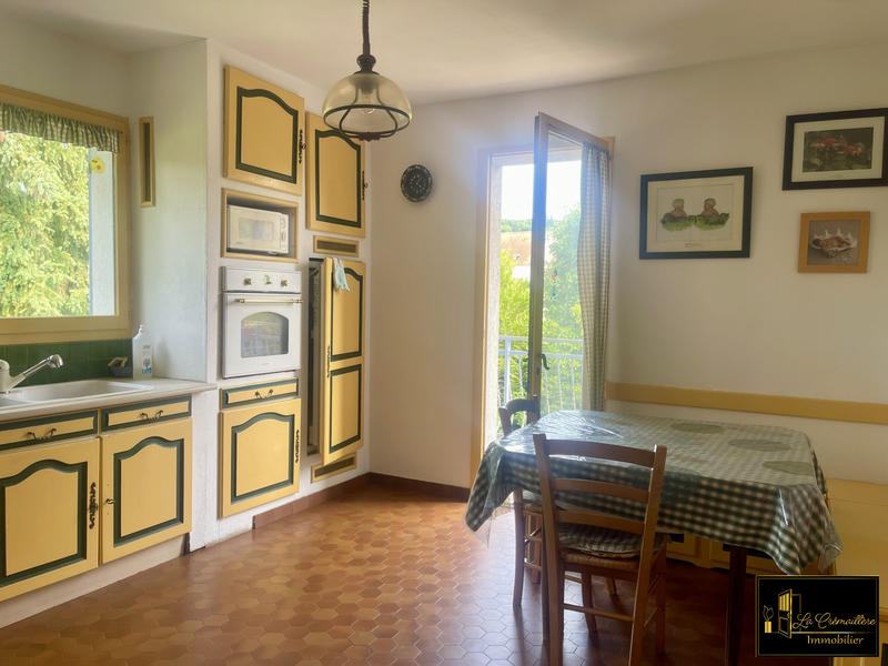 Maison - 236 m² - 9 pièces