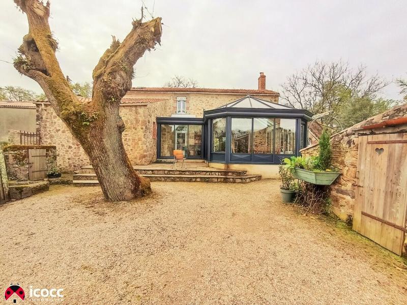 Propriété - 217 m² - 10 pièces