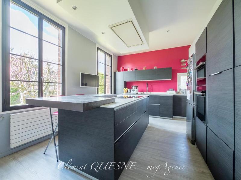 Maison - 421 m² - 11 pièces