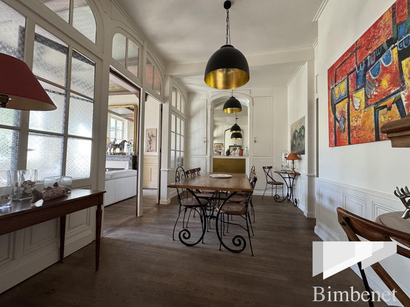 Maison - 271 m² - 10 pièces