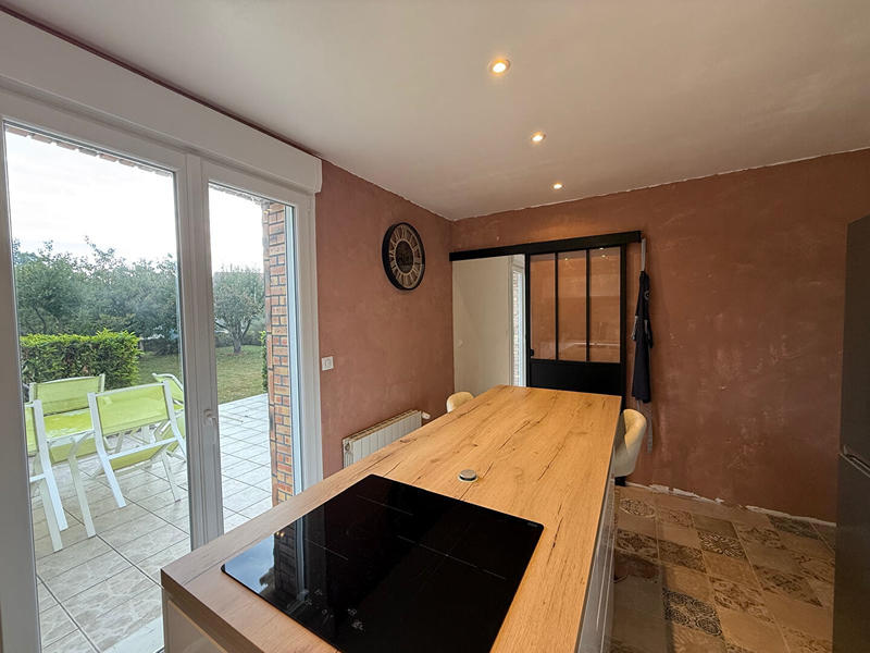 Maison - 1 294 m² - 5 pièces