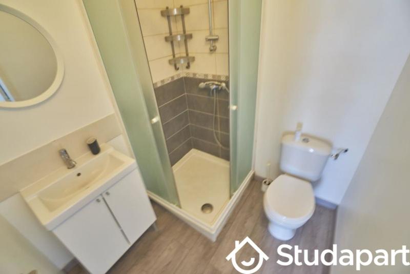 Chambre - 13 m² - 1 pièce