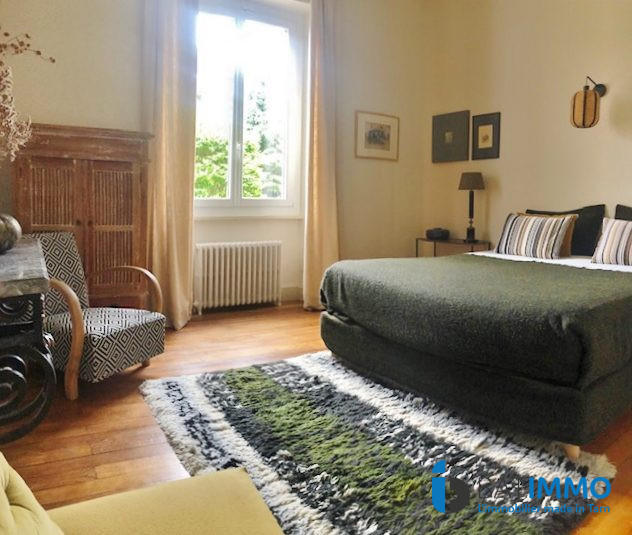 Maison - 265 m² - 7 pièces