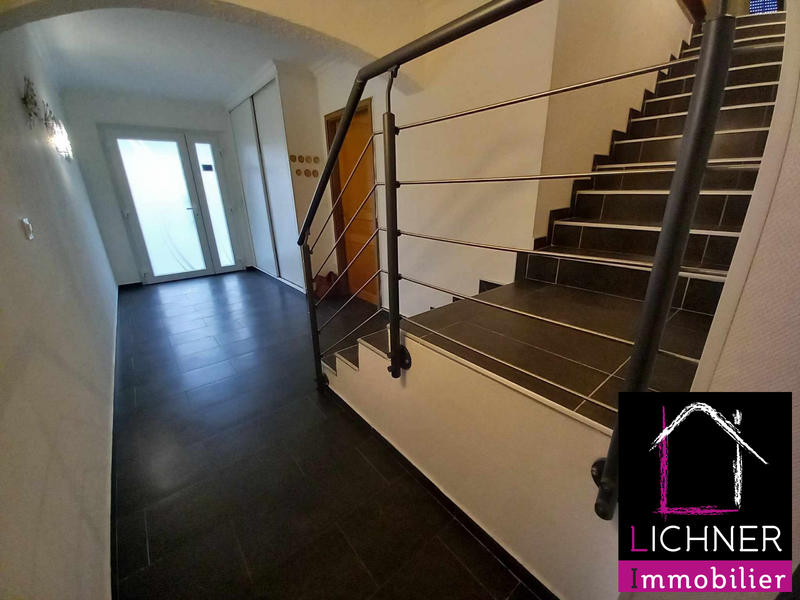 Maison - 220 m² - 8 pièces