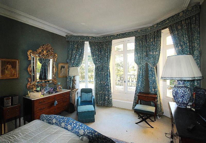 Maison - 289 m² - 15 pièces