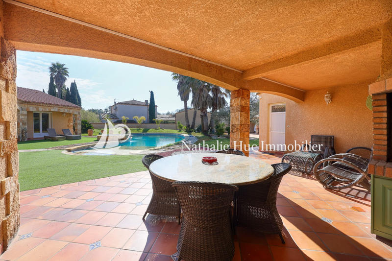 Propriété - 276 m²