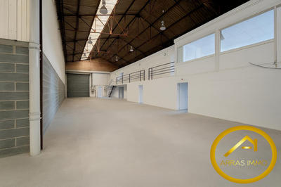Entrepôt - 311 m²