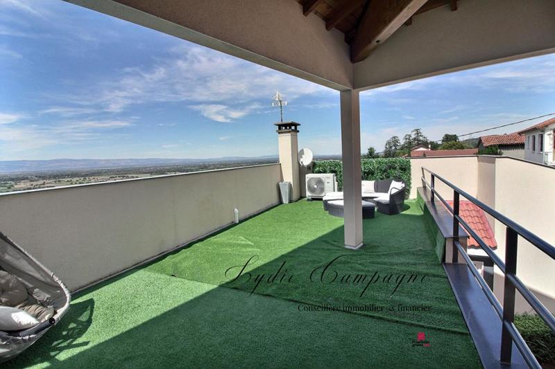 Demeure - 215 m² - 9 pièces