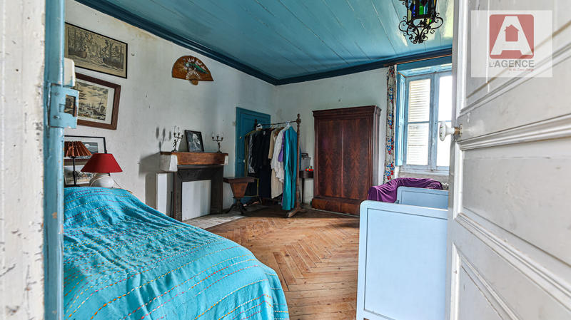 Maison - 240 m² - 6 pièces