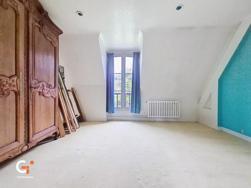 Maison - 285 m² - 10 pièces