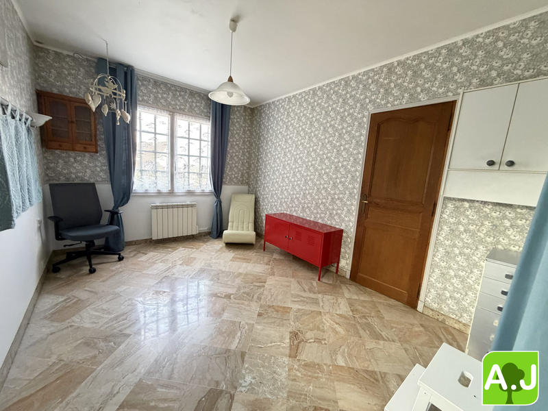 Maison - 175 m² - 8 pièces