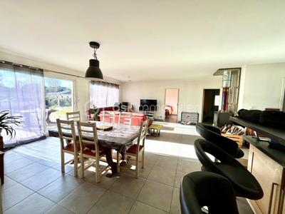 Maison traditionnelle - 114 m² - 5 pièces