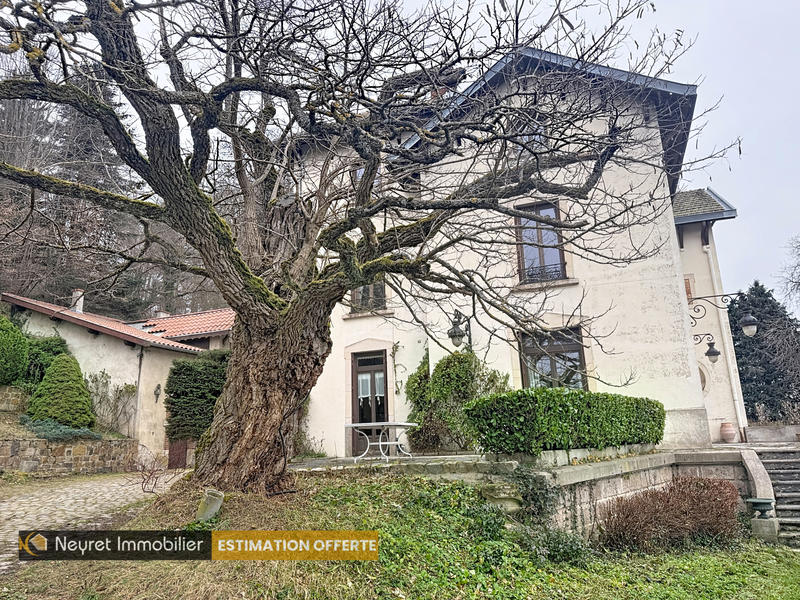 Propriété - 360 m² - 12 pièces