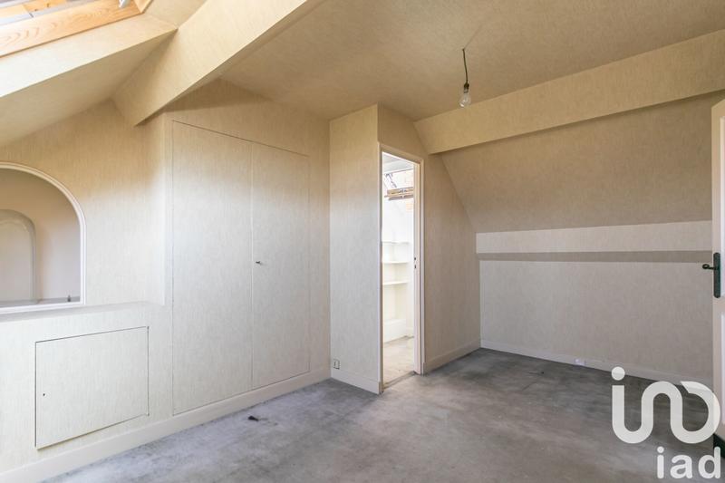 Maison - 230 m² - 12 pièces