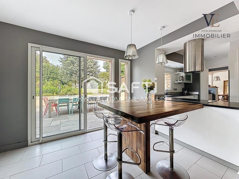 Maison - 232 m² - 8 pièces