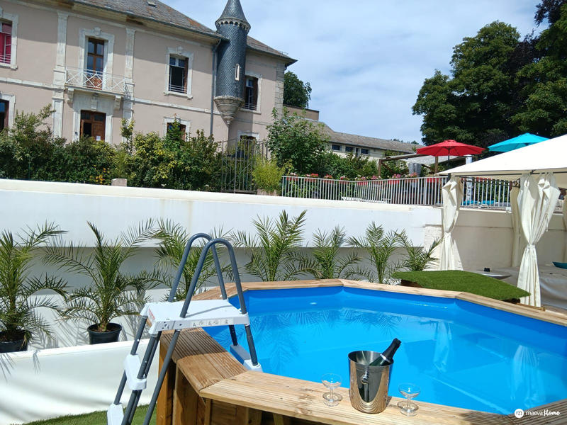 Château - 1 950 m² - 26 pièces