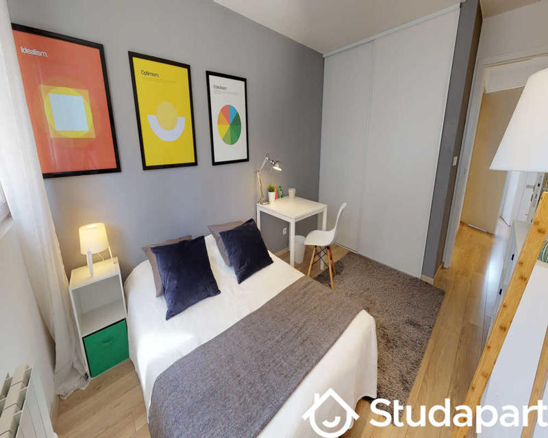 Chambre - 70 m² - 1 pièce