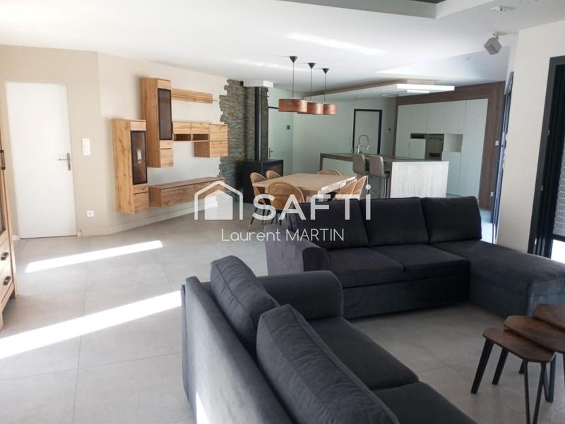 Maison - 163 m² - 8 pièces