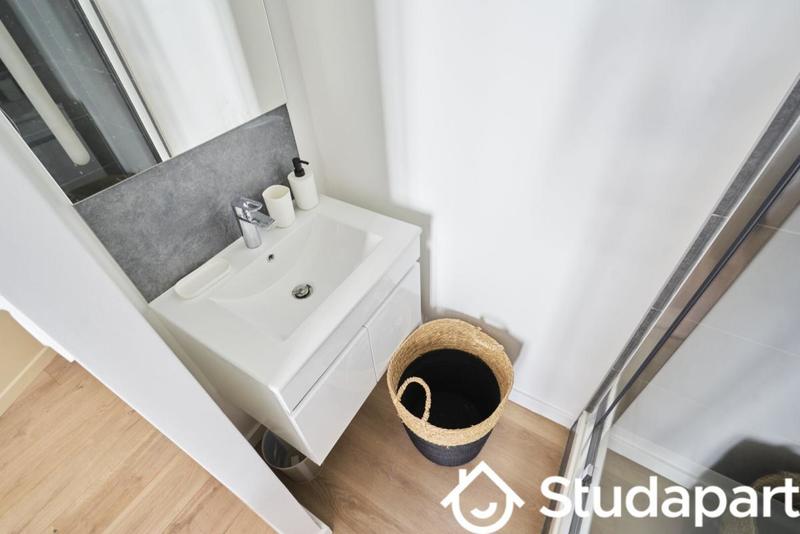 Chambre - 11 m² - 1 pièce