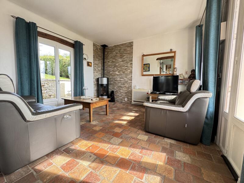 Maison - 90 m² - 5 pièces