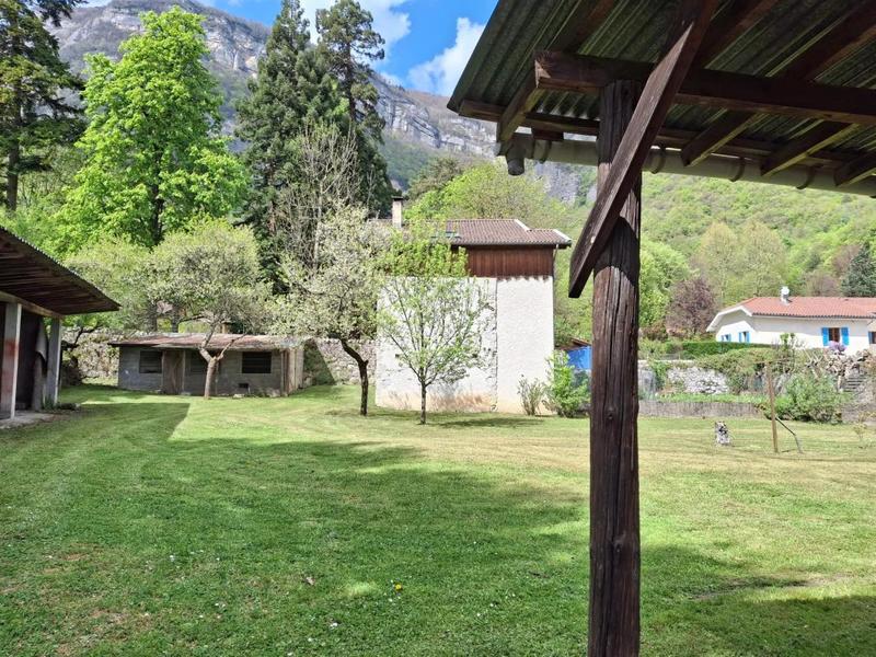 Maison - 200 m² - 8 pièces