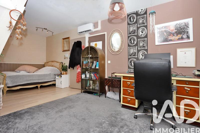 Maison - 237 m² - 8 pièces