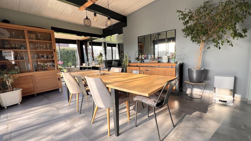 Maison - 180 m² - 7 pièces