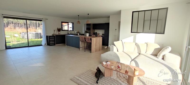 Maison - 112 m² - 4 pièces