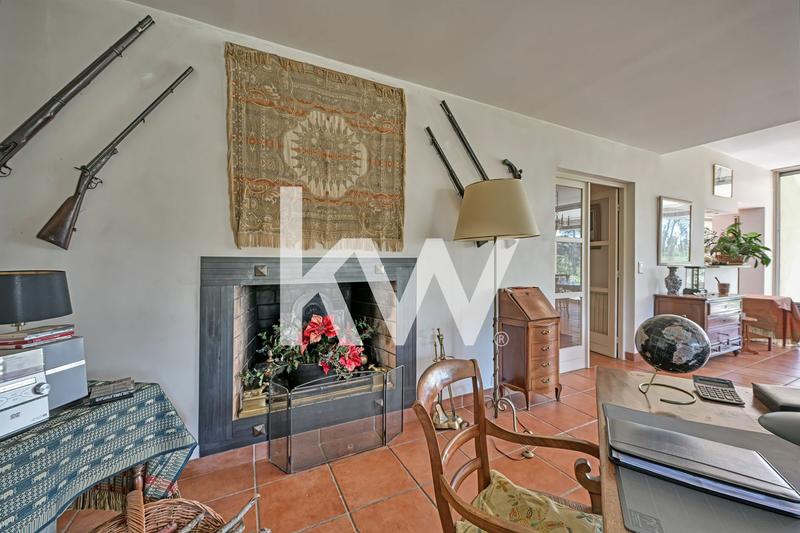 Maison - 285 m² - 8 pièces