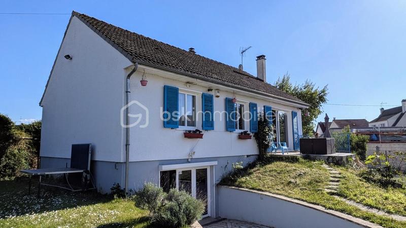 Maison - 95 m² - 5 pièces