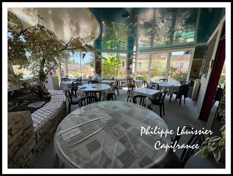 Propriété - 1 458 m² - 34 pièces