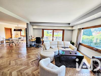 Maison - 307 m² - 7 pièces