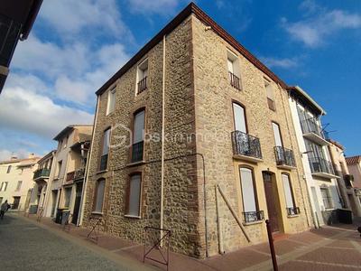 Maison de village - 300 m² - 11 pièces