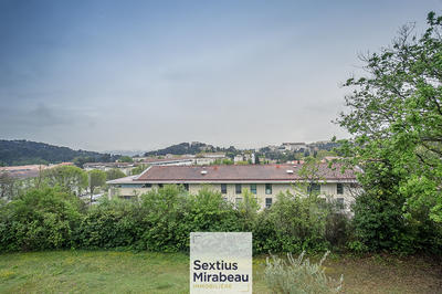 Appartement - 90 m² - 4 pièces