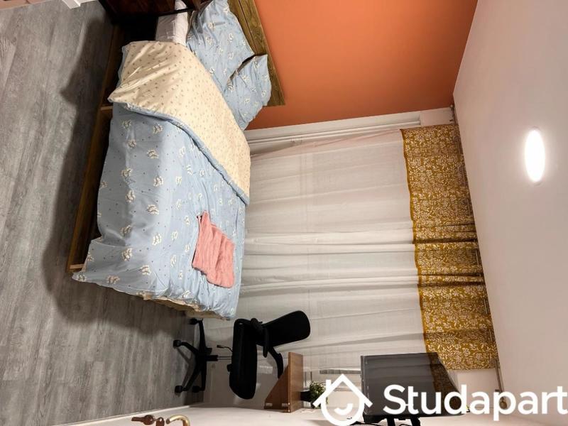 Chambre - 10 m² - 1 pièce