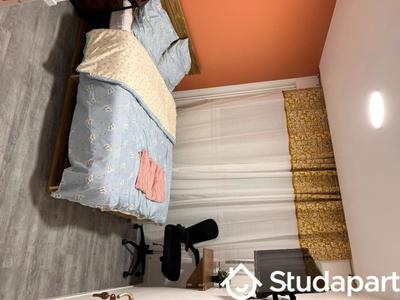 Chambre - 10 m² - 1 pièce