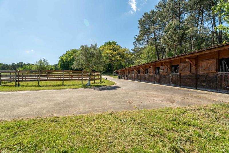 Demeure - 185 m² - 7 pièces