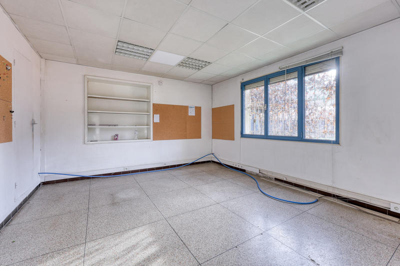 Local d'activités - 2 000 m²