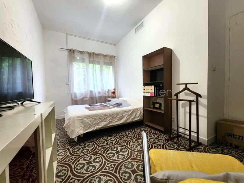 Maison - 246 m² - 10 pièces