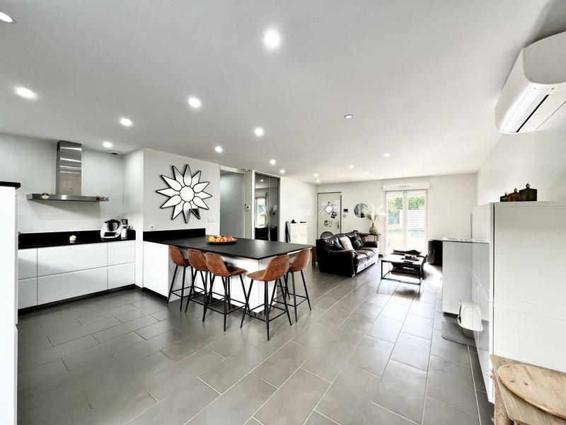 Maison - 102 m² - 5 pièces