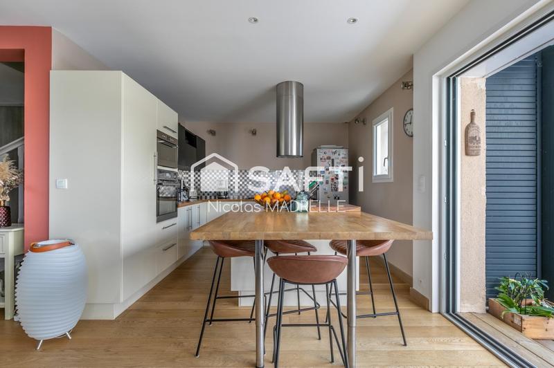 Maison - 170 m² - 6 pièces