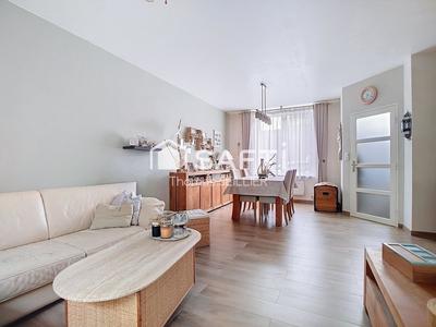 Maison - 99 m² - 4 pièces