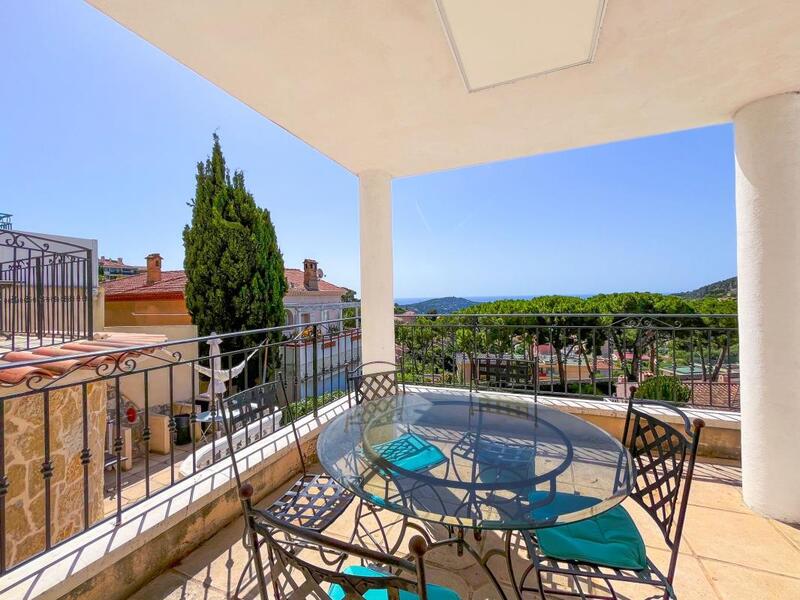 Villa - 360 m² - 9 pièces