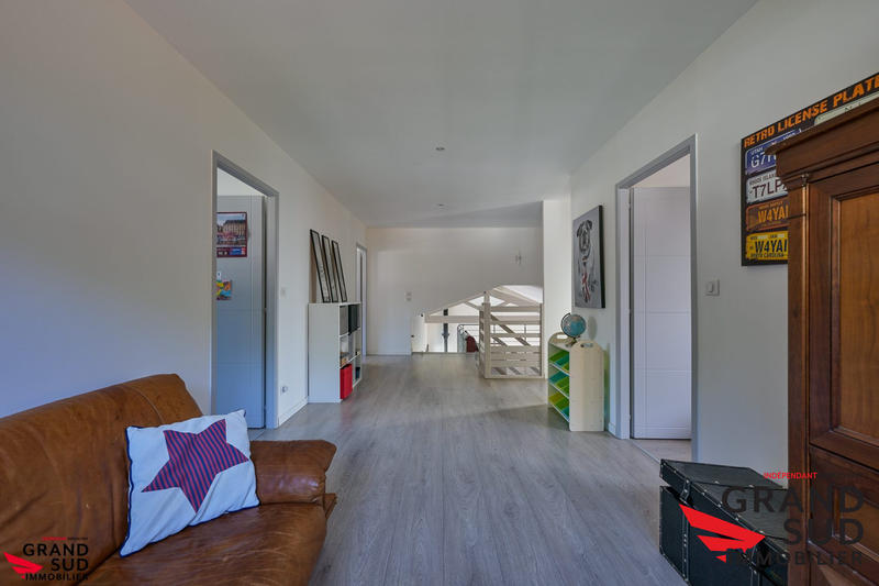 Maison contemporaine - 189 m² - 7 pièces