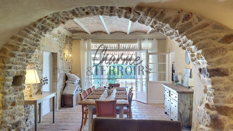 Mas - 228 m² - 10 pièces